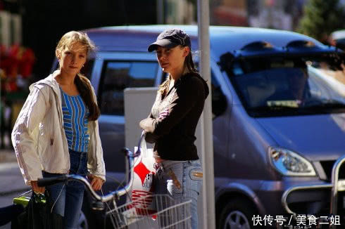 中国边境城市，大街上都是俄罗斯美女，来旅游的人越来越多