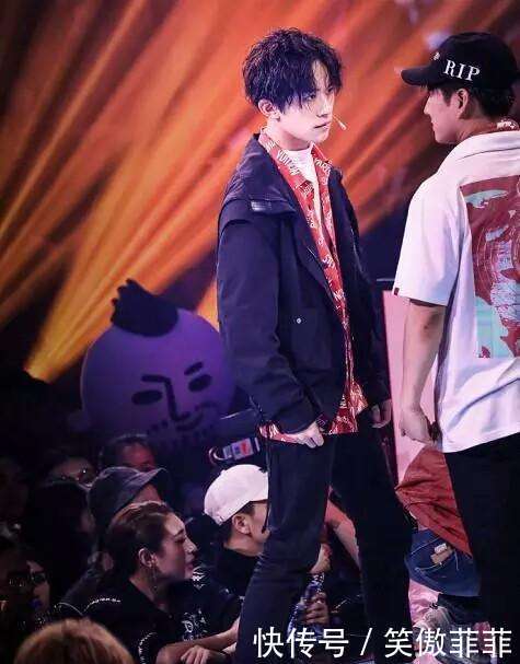 这就是街舞易烊千玺与韩宇台上数次深情对视,