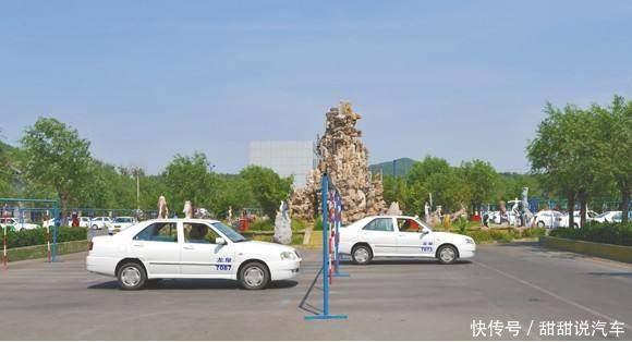 你知道驾校教练一个月收入是多少吗?说出来让