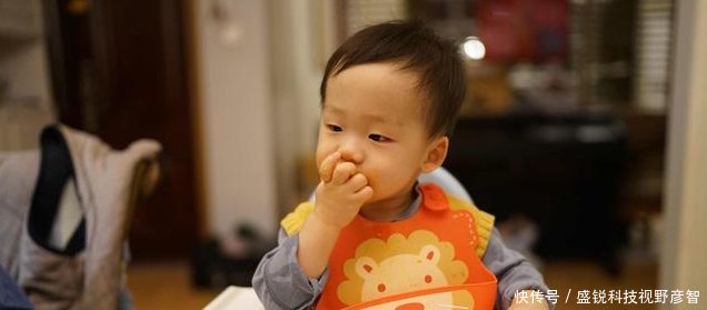 1-1.5岁宝宝如何才能更聪明试试这些在家就能