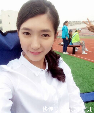 曾因长得丑没戏拍,留学归国后被赵薇捧红,如今