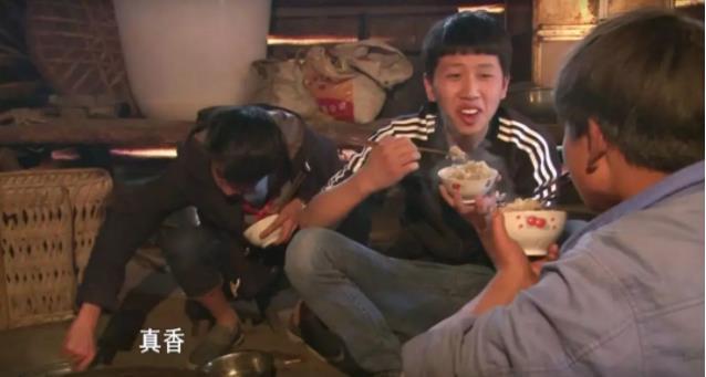 因一口炒饭他成了真香王境泽,粉丝超过100万,