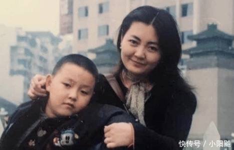 大学毕业证照片