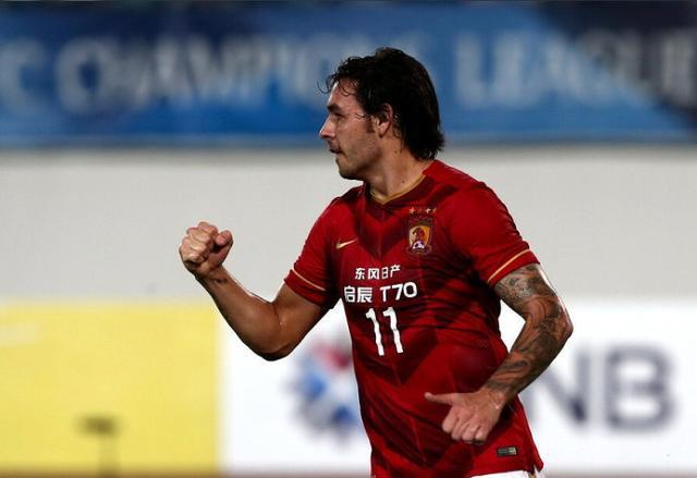 足球快报丨高拉特转会?赞张玉宁!高价倒卖球票