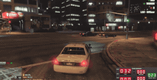 警察看到玩家的危险驾驶行为现场执法