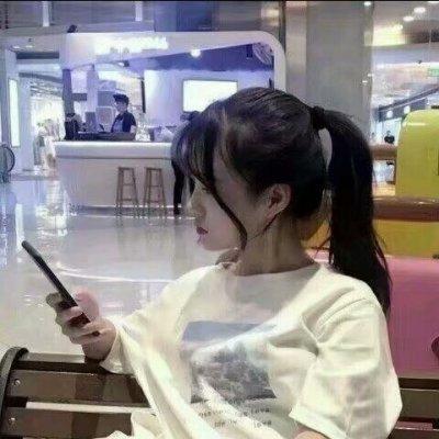 搞笑段子：打开冰箱满目琳琅的饮料，纠结了十几分钟也不知道买啥