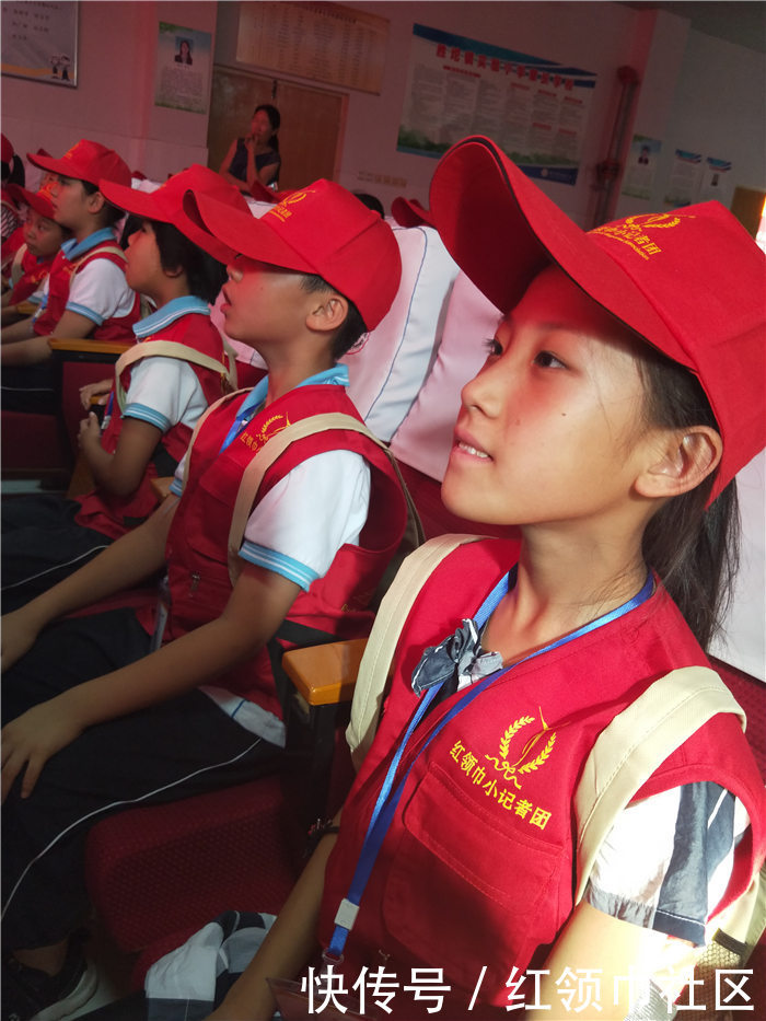 东营小记者授证仪式在垦利区胜坨镇实验小学举