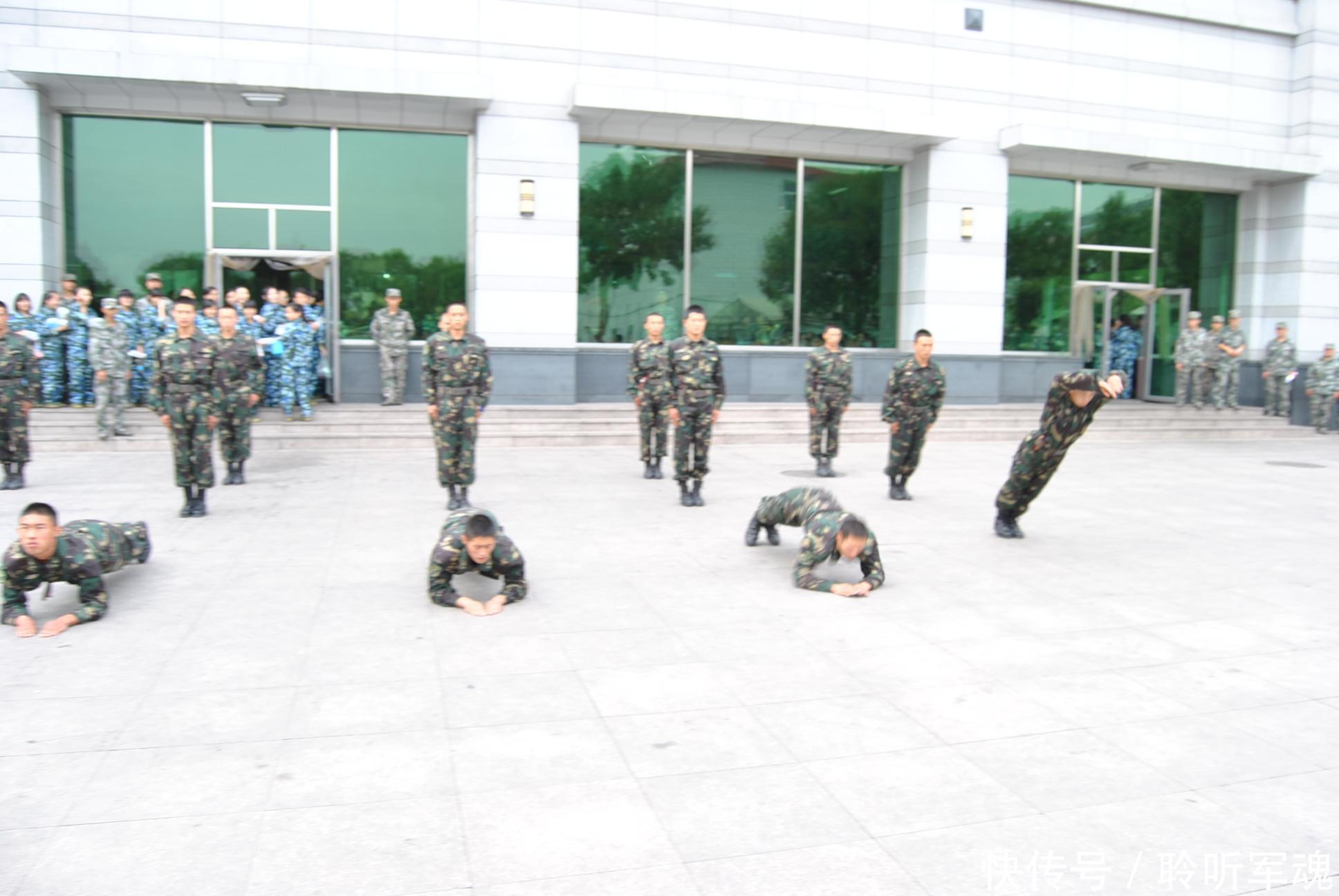 当过兵的记得胳膊上这个伤疤嘛?据说侦察兵才