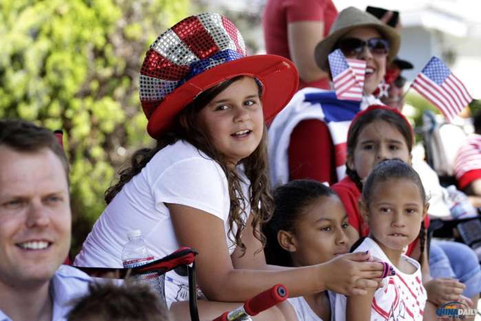 比起老龄化少子化, 更让美国人担心的是人口黑