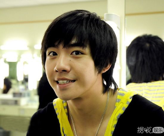 张杰升级当爸、俞灏明靠演技翻身,07届快男就