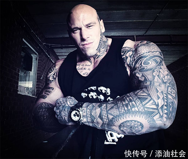世界最强5大肌肉纹身猛男,吓退黑社会,巨石强