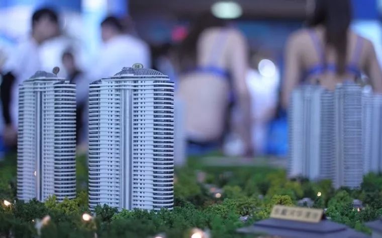 一季度\"油门\"不减 疯狂的数据背后房企抢地扩张忙...