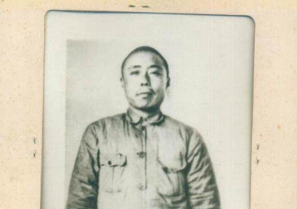 毛主席的一生丢了三次兵权,有两次都是拜他所赐,可结局却....