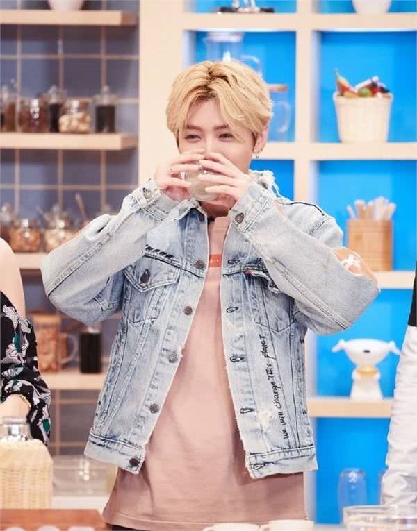 娱乐圈当红小生穿牛仔外套,张艺兴阳光,白敬亭
