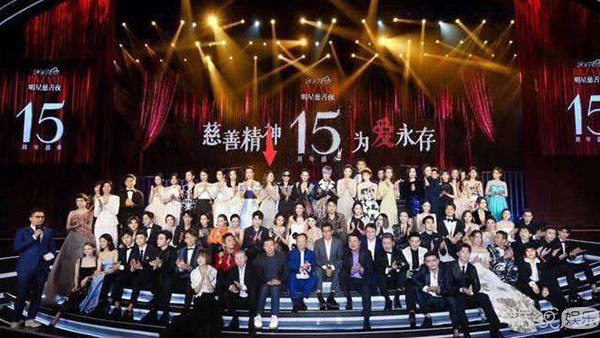 说高云翔有桃花劫，黄晓明有财务危机，这位女神婆什么来历？