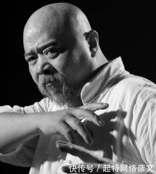 国家一级演员63岁李琦近照,光头白须精神抖擞