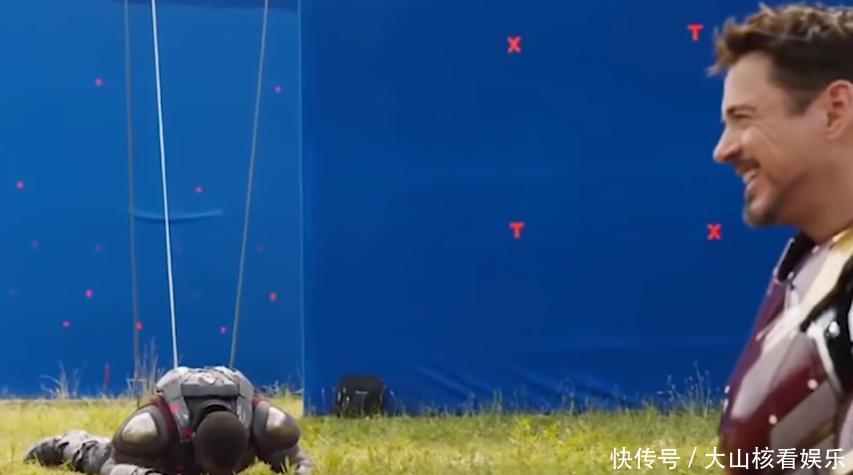 漫威演员拍摄时的搞笑瞬间,金刚狼会卖萌,雷神