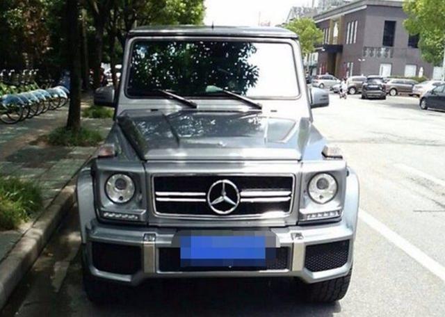 可以看得出来,这款奔驰不简单,他是驰g级amg amg g 63,可是越野车中的