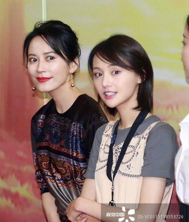 俞飞鸿现身发布会,逆生长美貌依旧气韵优雅