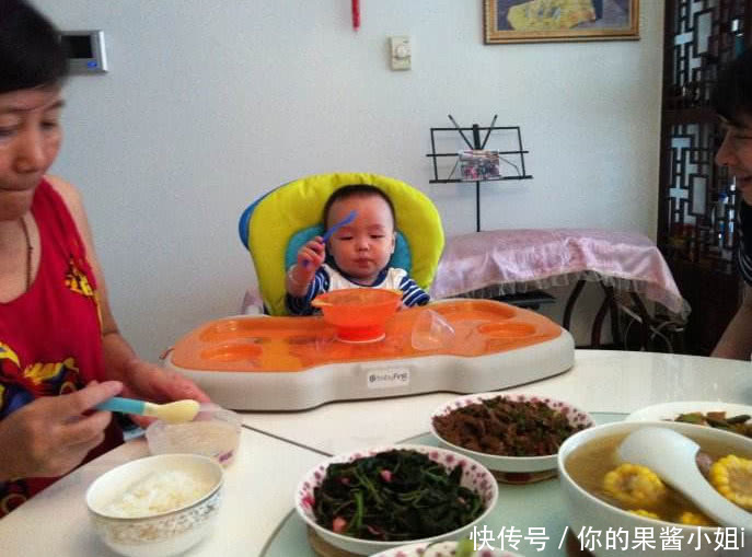 大姑姐给孩子1000块压岁钱,她跟我老公商量一件事,我把钱还给她