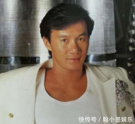 他是张国荣的偶像香港第一代歌神,退出时却表