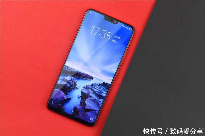 最美vivo手机! 骁龙660AIE+3D曲面玻璃, 售价2
