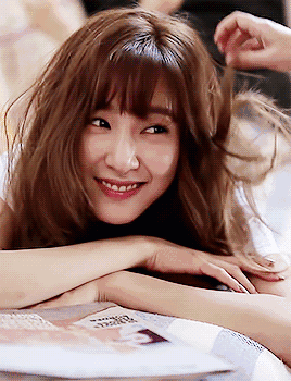 最新一期内涵爆笑动图 妹子都不会拍,新手摄影师吧?