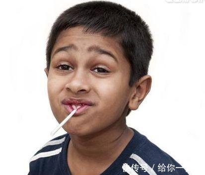 搞笑大全去买衣服,碰上老板老板娘吵架,居然白