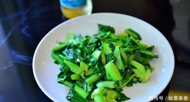 不管炒什么青菜,牢记2个细节,青菜翠绿爽口更下饭 百万发平台注册