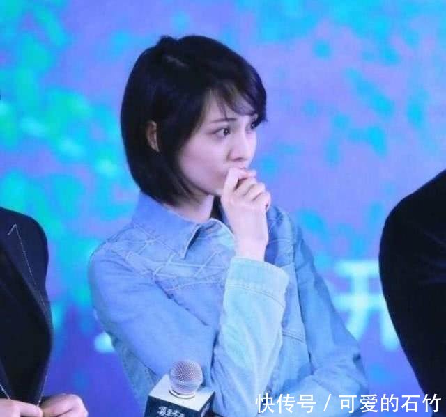 郑爽的最新照片中,真是清新脱俗又不失俏皮灵