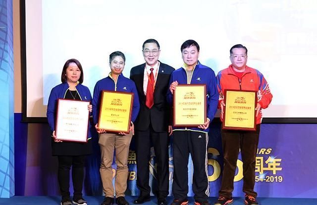 刘诗雯签名代言底板亮相,双鱼多款新品革新上