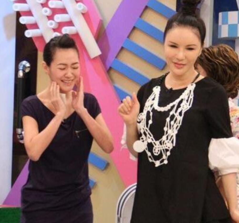 变性综艺女王利菁 曾经摆地摊的她现在资产过亿!