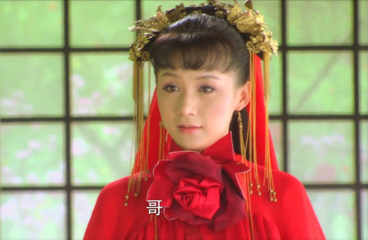 耳环长度赶上头发的古装女子,杨蕊灵动、郑佳欣唯美、姚芊羽高贵