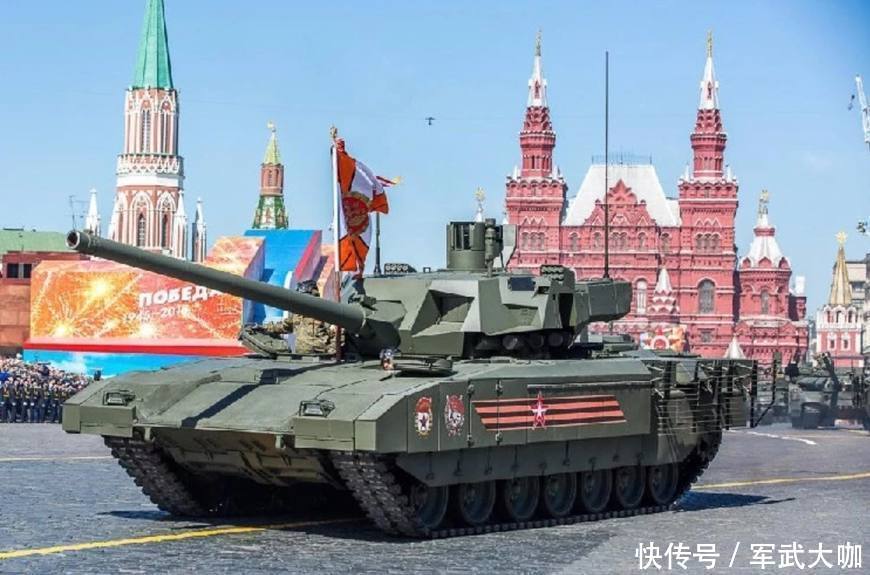 专打美军航母!俄军匕首导弹红场压轴亮相,挑衅