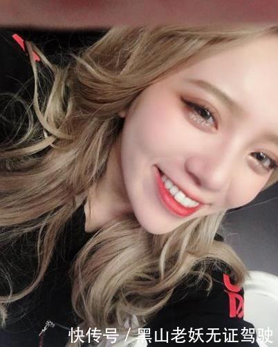 美女主播走红网络,参加《中国好声音》获导师