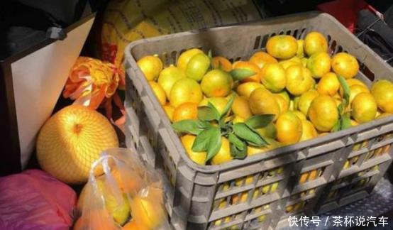 车主在后备箱放了两箱水果也被罚?网友:要这后备箱还有何用? 网上十大正规赌博