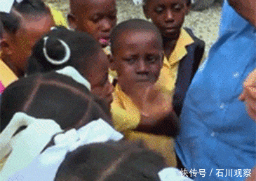 小女孩称不要美国援助:美国主持随口封她做海地总统或者有故事