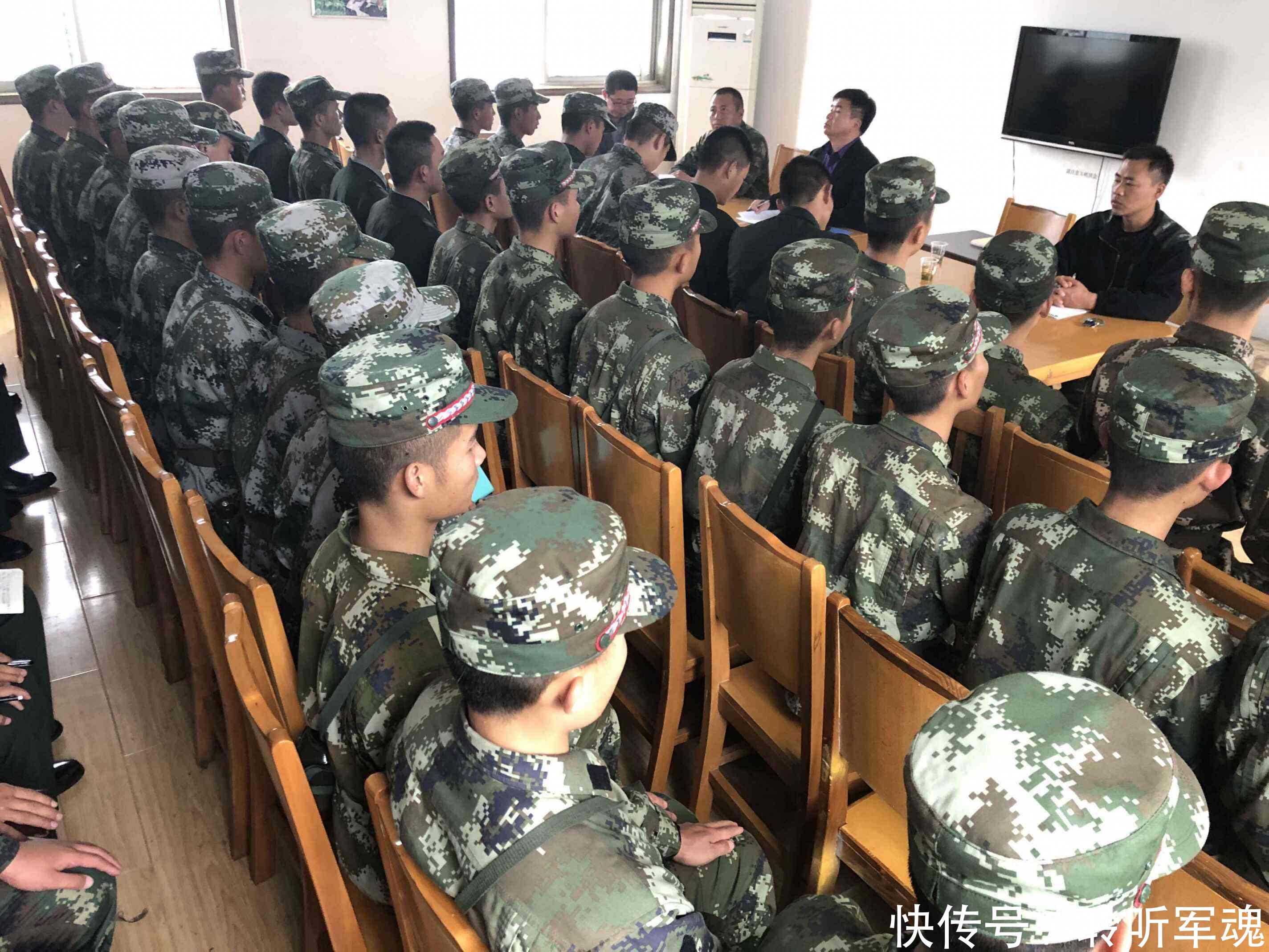 部队士官有3种渠道,第3种待遇和发展将是主流