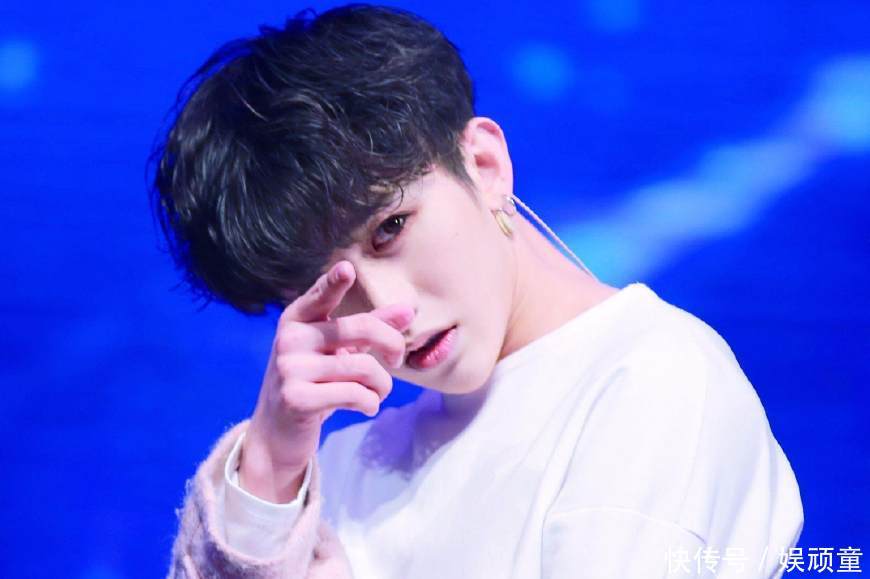 同是《偶像练习生》出道,资源比范丞丞还好,蔡