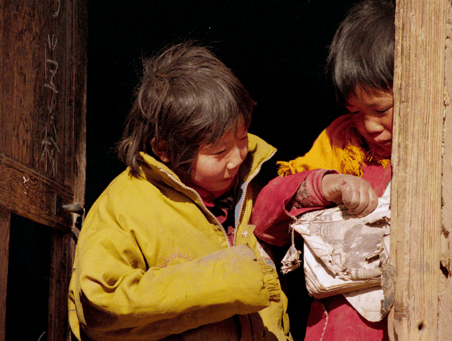 家里穷还要生二胎是怎么想的? 网友: 富家子弟