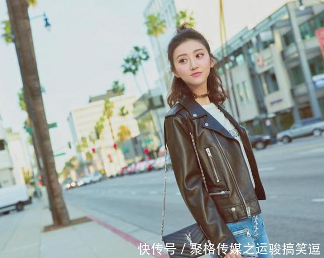 把牛仔穿这么紧的也就景甜了,网友:看着快撑开