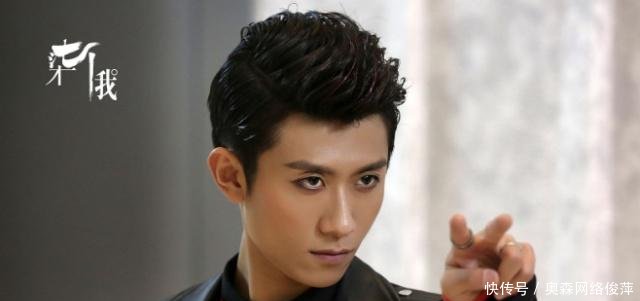 张一山与192CM惠若琪互动,她把短裤穿成下衣