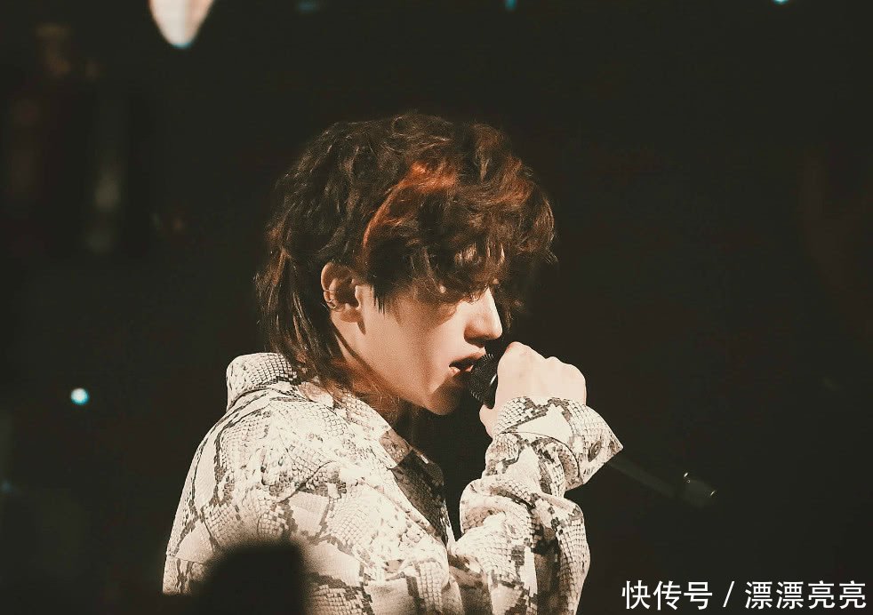 蔡徐坤新歌发布,不输吴亦凡《大碗宽面》,听完