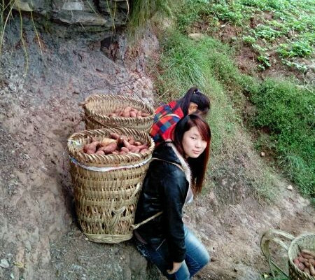 农村乡下的清纯妹子,如此多的优点叫人怎么不爱!