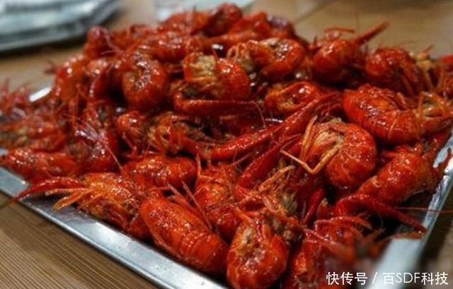 别以为外国人不吃小龙虾,其实他们还是很喜欢吃的