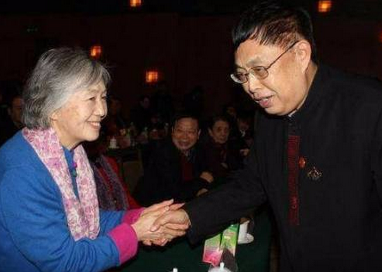 她是唯一敢于顶撞毛主席的一位女性,就连江青也要让她三分,还经