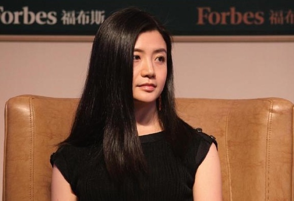 中国最漂亮的五位女富豪:年轻有为,相貌不输明