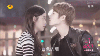 2000年的欧阳娜娜也是当过偶像剧女主的妹纸了,这是橘子君第一个提到