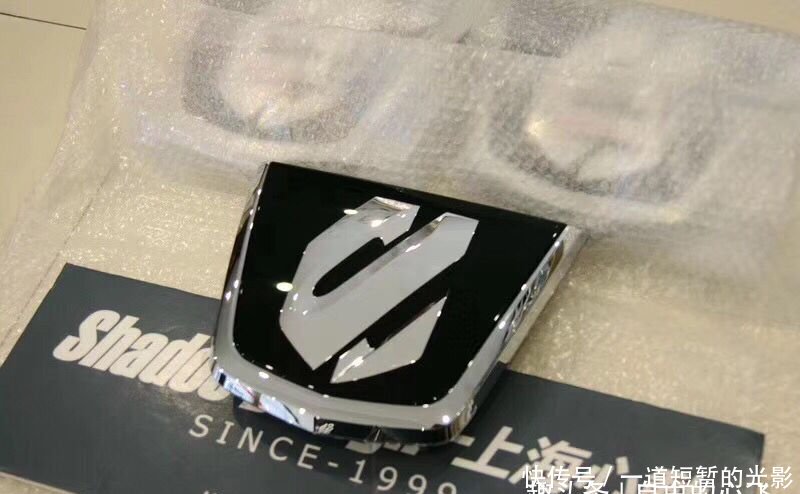 丰田埃尔法日版车标 老款新款