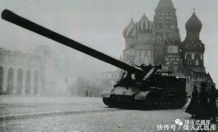 957年红场阅兵上的超级杀器:揭秘改装自战舰主